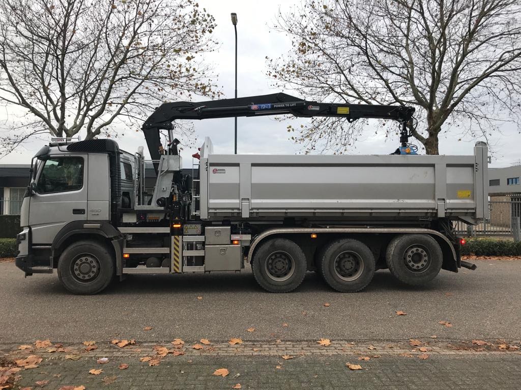 HMF autolaadkraan, VDL haakarmsysteen en HYVA kipcontainer